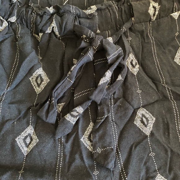 Lightweight, flowy shorts - Picture 3 of 3